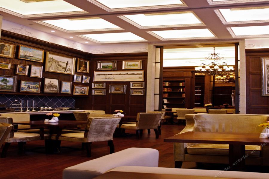 Rezen Retreat Linjiang Hotel